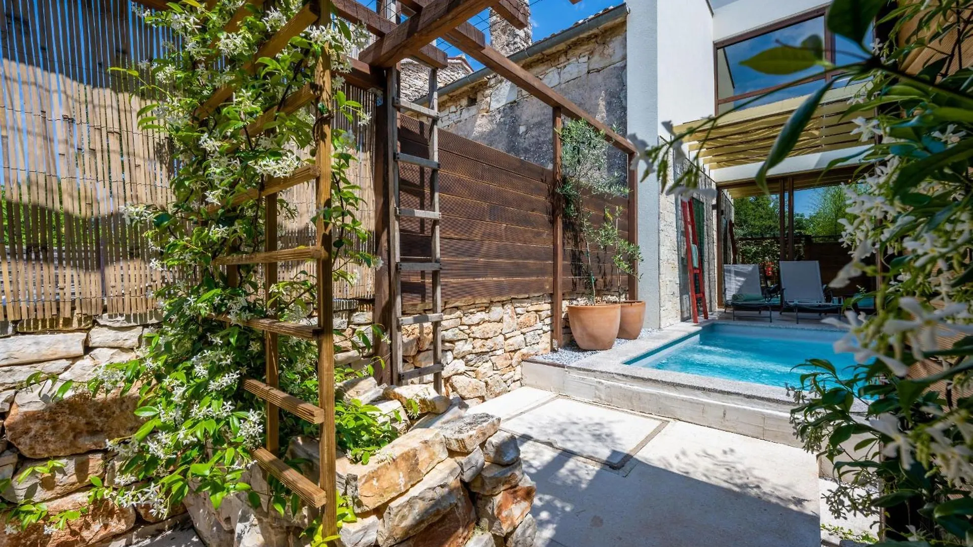 וודניאן Villa Nascosta 0*,